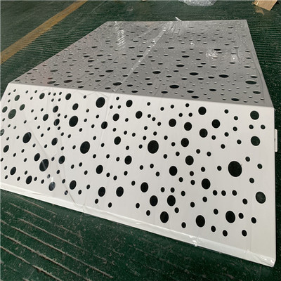 內(nèi)裝木紋鋁單板幕墻 鏤空鋁板